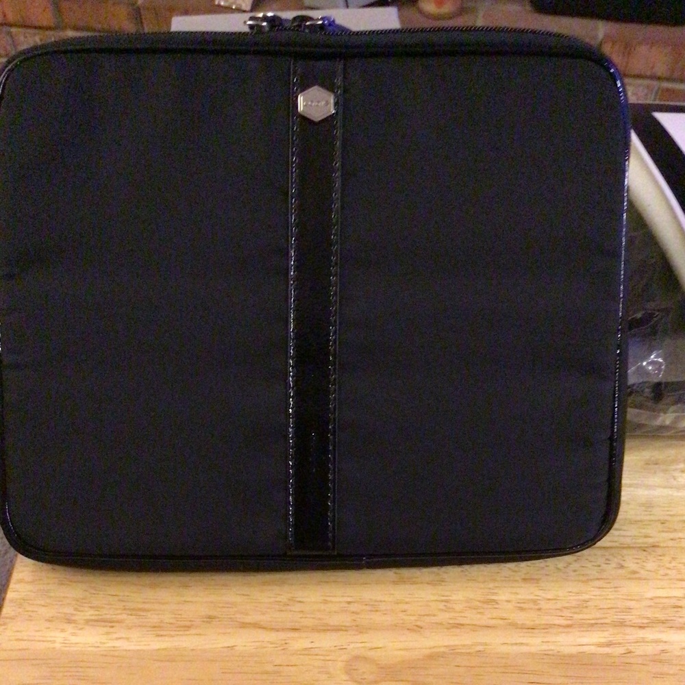 Lodis iPad Sleeves Cases